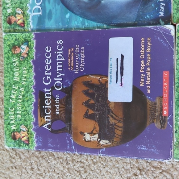 Magic Tree House Research Guide Book Bundle: Four Chapter Books - Picture 2 of 6